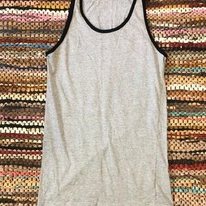 grey and black tank top